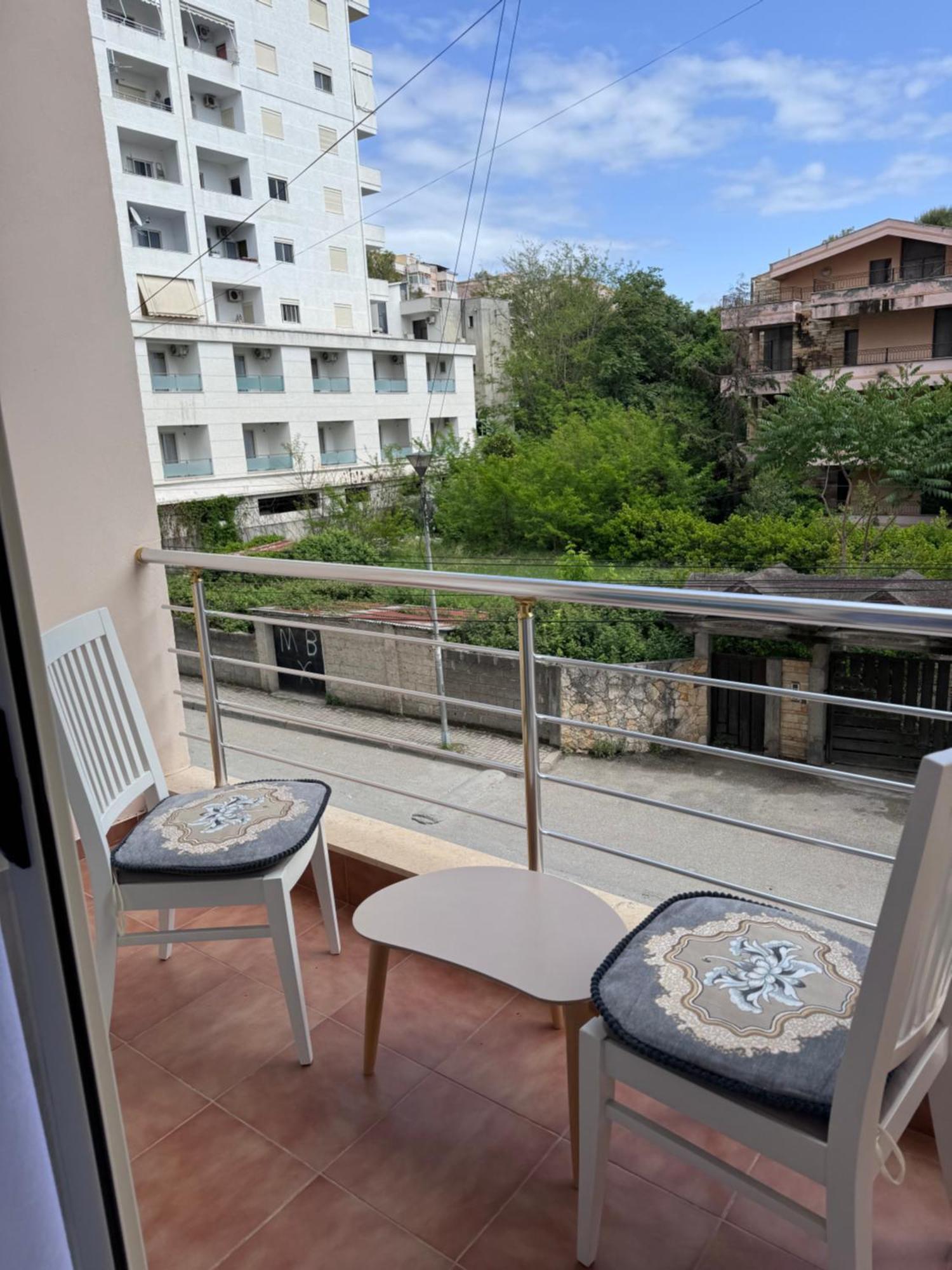 Lovely With Balcony Feriehus Durrës